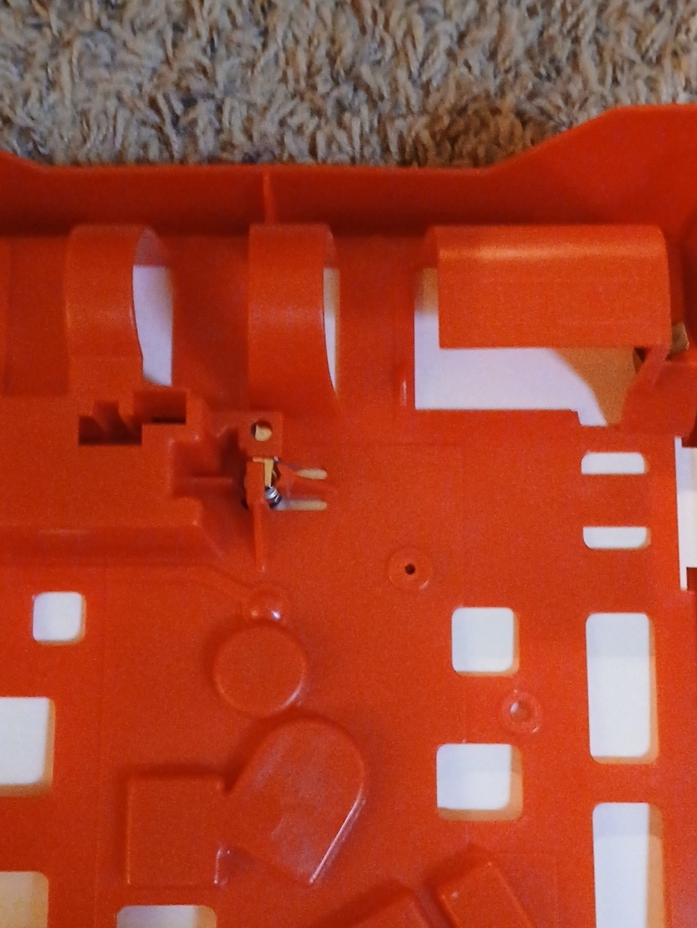 Operation Skill Game - Yellow and Red Box - Picture 7 of 8